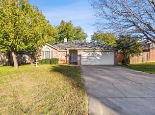 311 Comanche Walk, Joshua, TX 76058