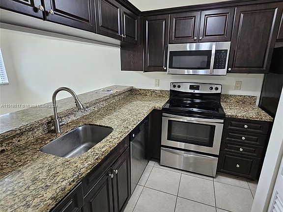3rd image of 13304 Glenmoor Dr