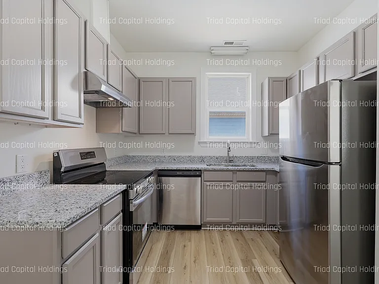905 Meares St — Photo 5