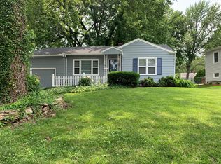 21 E Navajo Ln, Kansas City, MO 64114