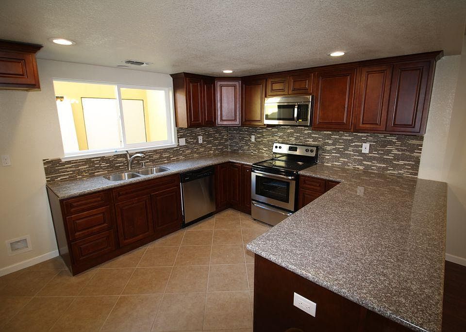 1st image of 5222 Primrose Dr