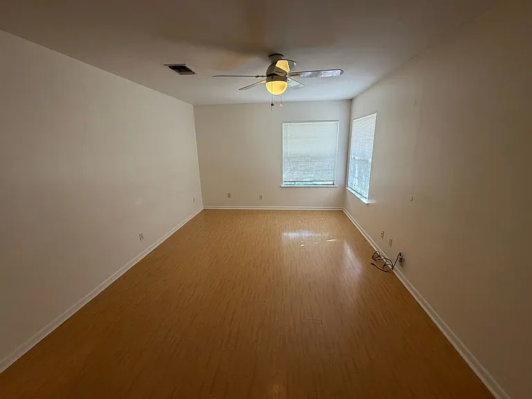 4700 Glenhaven Cir — Photo 3