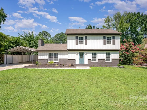 5915 Bluebonnet Rd, Charlotte, NC 28212