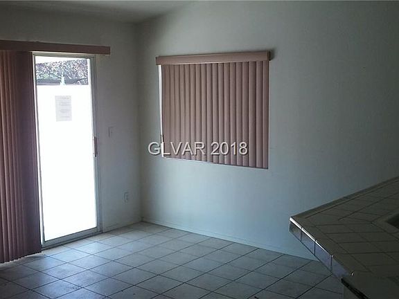 3rd image of 325 Casa Del Norte Dr