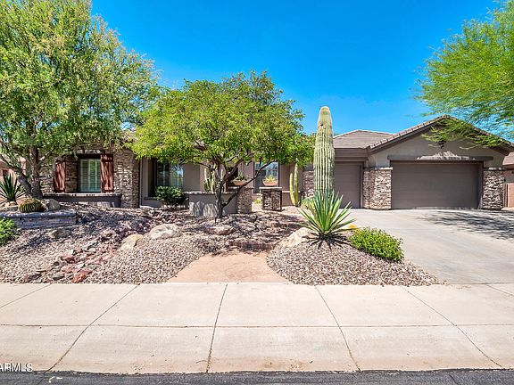 2nd image of 818 W CAMARGO Court