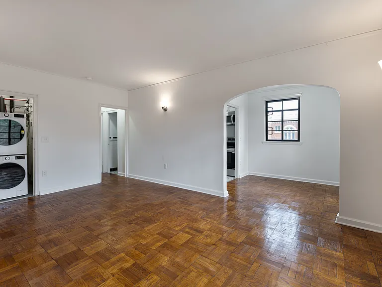 Marleigh Apartments — Photo 74