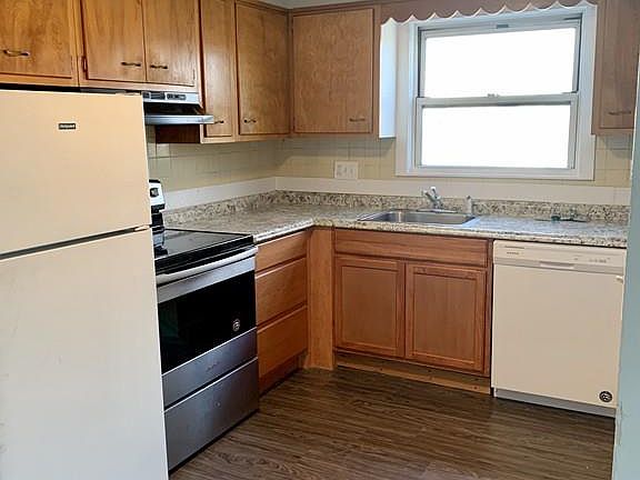 5th image of 14 Wall St APT 6