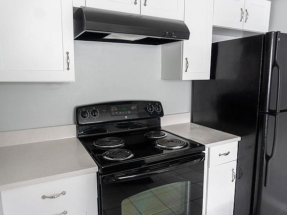3rd image of 101 S Fernwood Ave