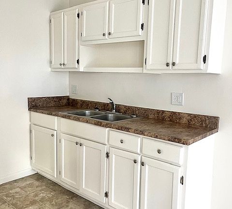 Ample counter space in kitchen