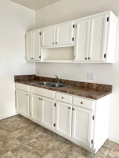 Ample counter space in kitchen