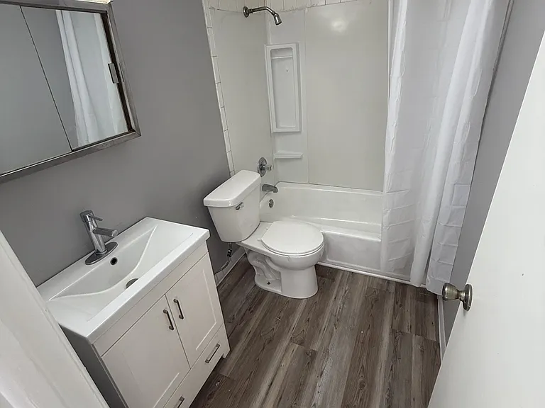 1640 Sagamore Pkwy W #7 — Photo 6