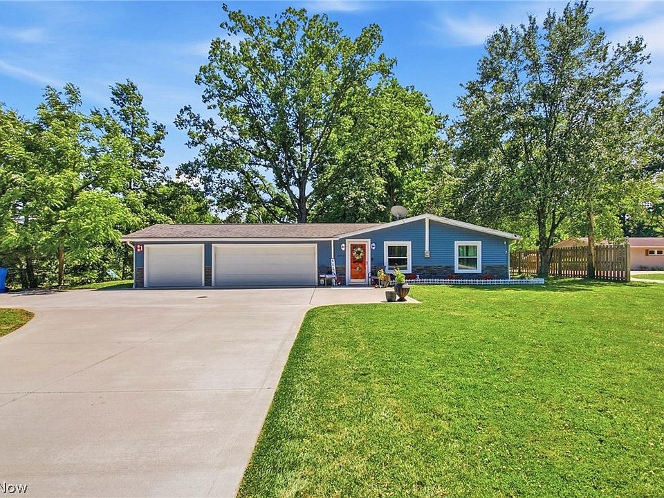 1st image of 8870 N Spring Valley Park Dr
