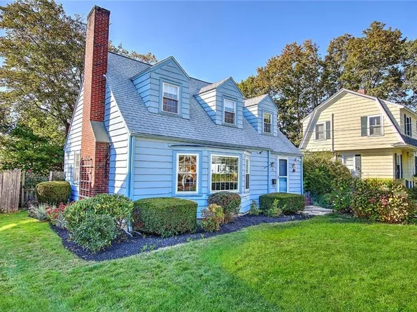 20 Townsend St, Barrington, RI 02806