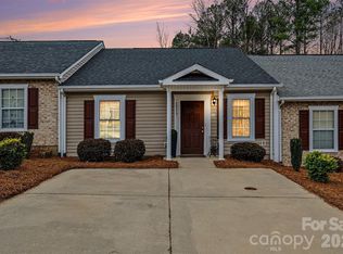 2073 Pin Oak Pl, Cramerton, NC 28032