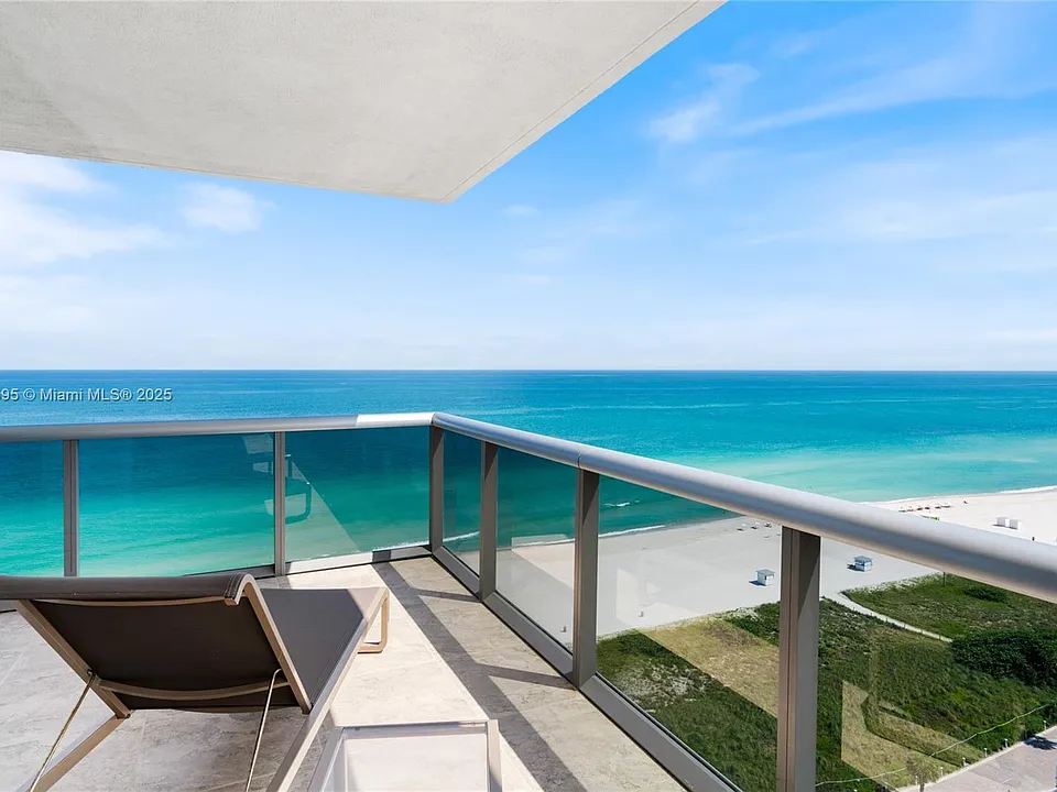 5875 Collins Ave #1902