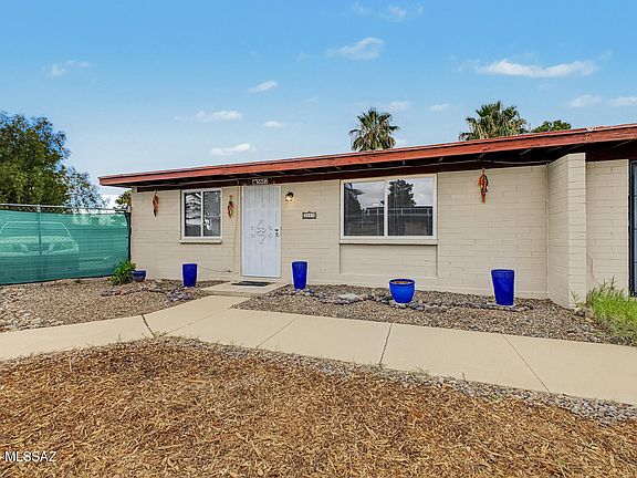4th image of 3882 S Evergreen Ave