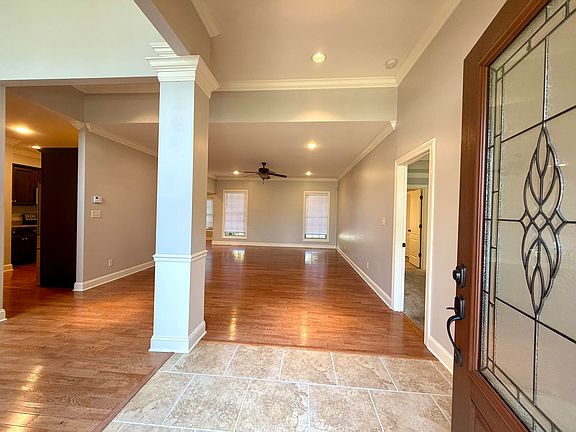 3rd image of 1012 Vineyard Way