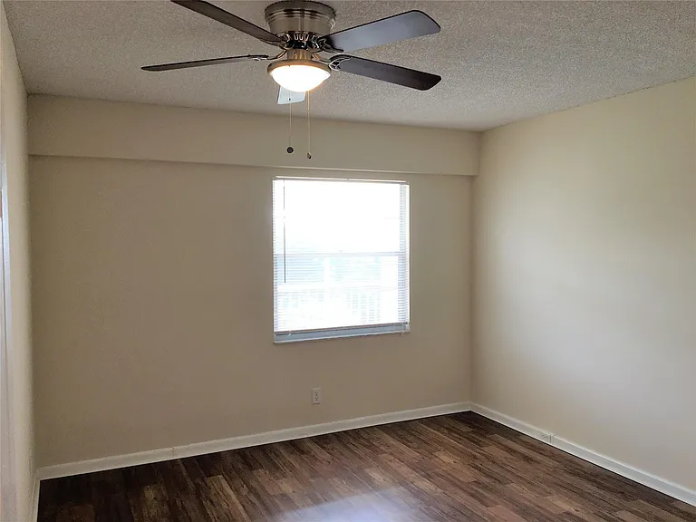 551 SW 135th Ave #405B — Photo 17