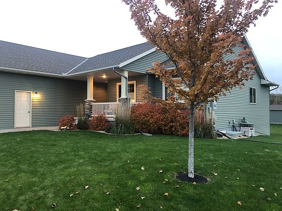 4th image of 908 14th Ave NE