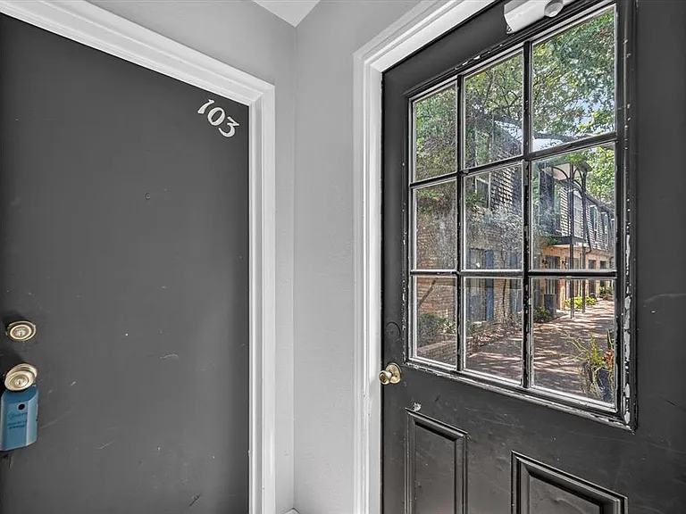 5033 Cedar Springs Rd — Photo 7