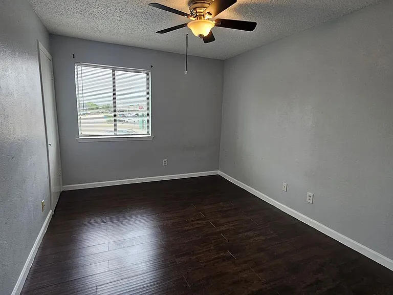 3931 N Garland Ave #4 — Photo 17