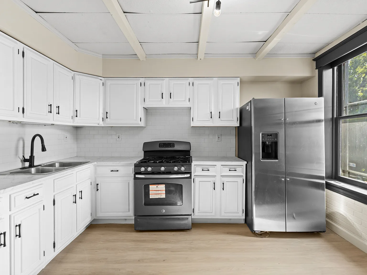 2 bed, 1000 sqft, $1,095 — Photo 3