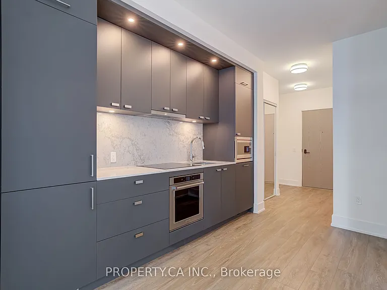 10 Inn On The Park Dr #705 — Photo 4