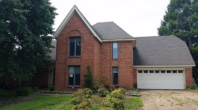 1st image of 877 Waif Woods Ln