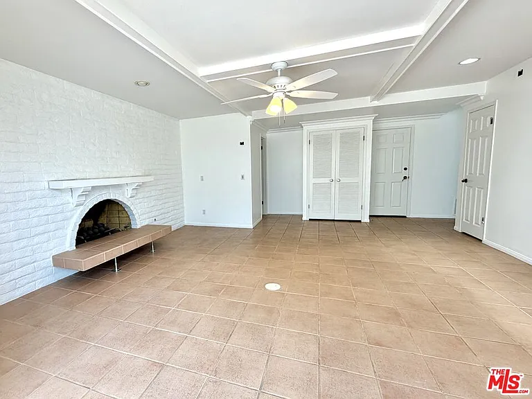 1615 Wellington Pl — Photo 8