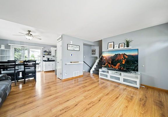 2nd image of 15512 Lorel Ave