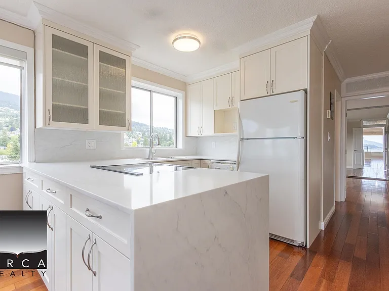 150 24th St #1204 — Photo 10