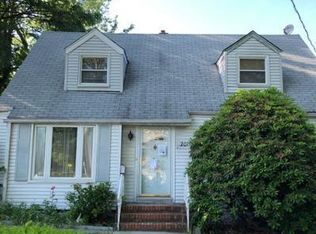 201 Hamilton Rd, Teaneck, NJ 07666