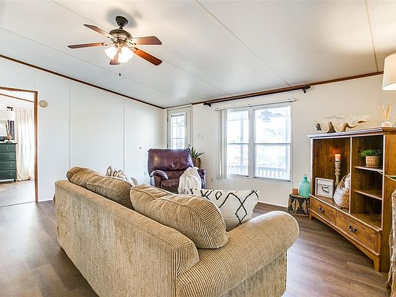 2nd image of 144 Lynn Creek Dr