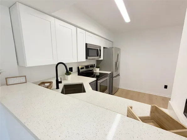 9090 S Braeswood Boulevard #115, Houston, TX 77074