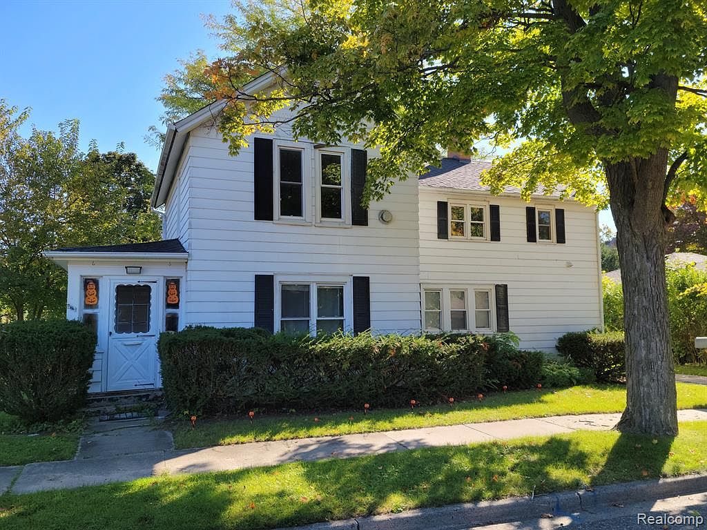 224 Pearl St, Caro, MI 48723 Zillow