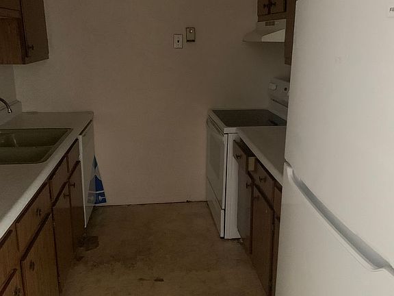 2nd image of 2472 Lexington Ave