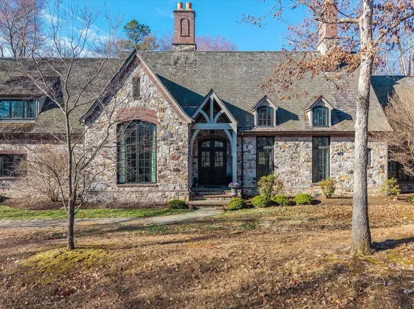 880 Club Dr, Keswick, VA 22947