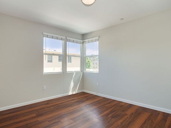 3rd image of 1016 Lake St #C