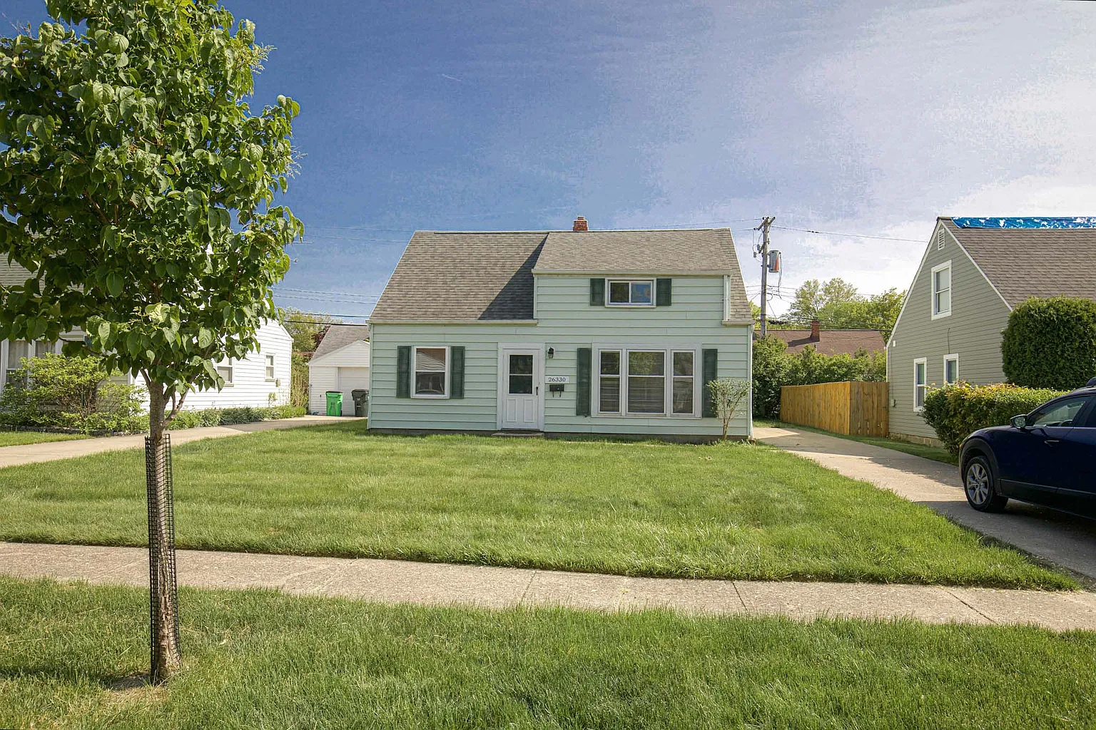 26330 Farringdon Ave photo 1