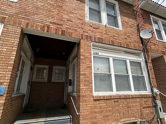 2nd image of 1243 Dayton St