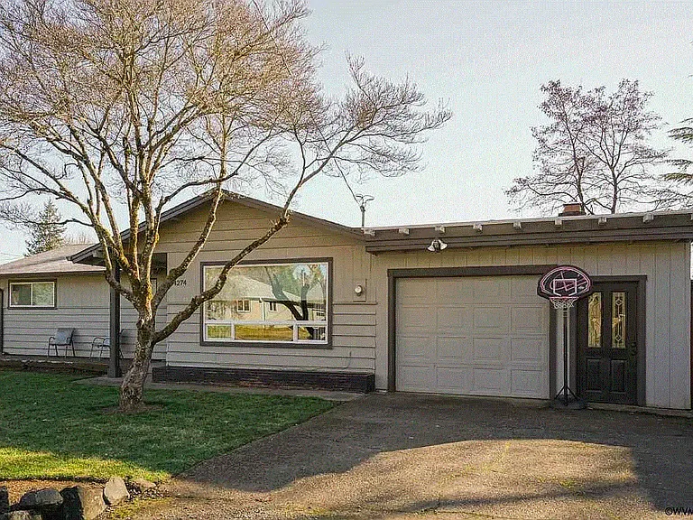 4274 Pauline Ave SE — Photo 2