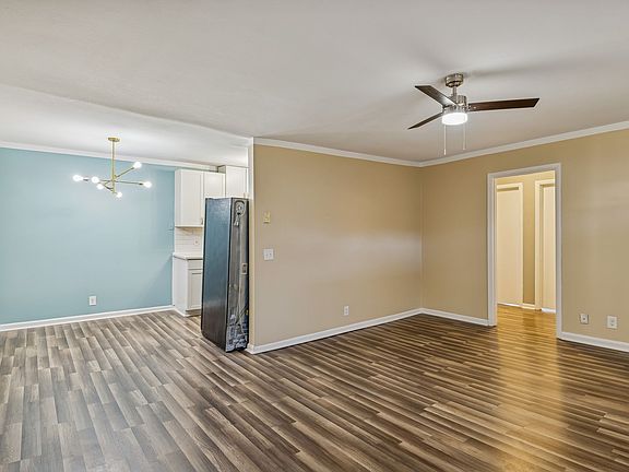 3rd image of 550 Harding Pl APT F107