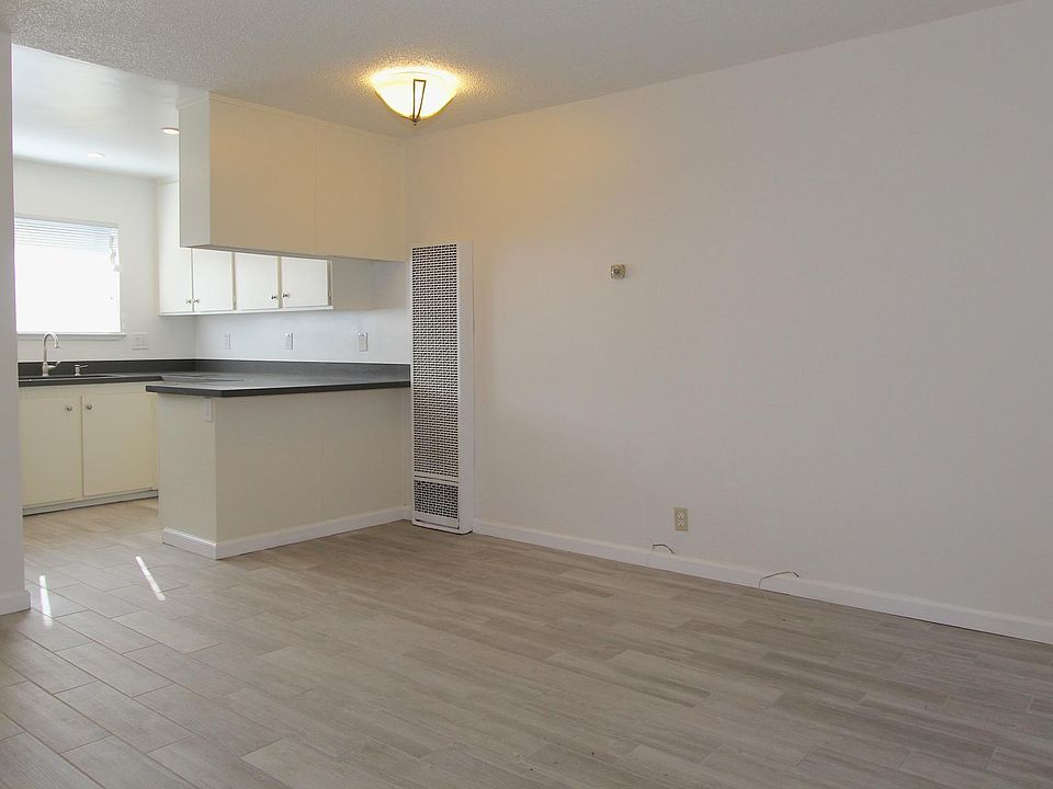 1st image of 10352 Greenwood Ct APT 4