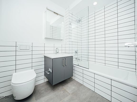 4th image of 1247 Atlantic Ave #403A