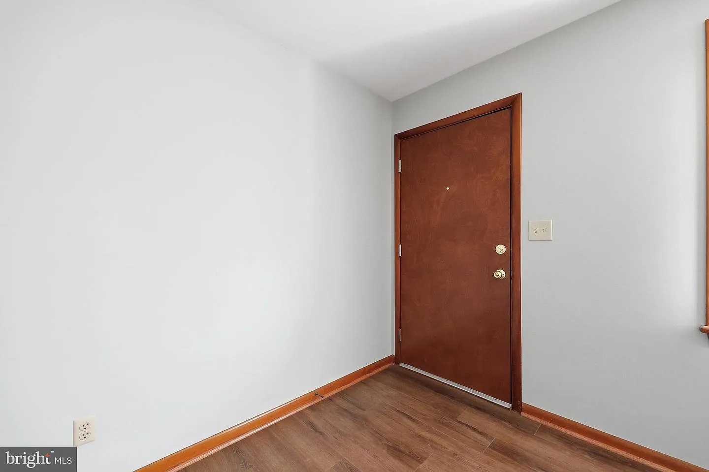 3 bed, 2.0 bath, 1300 sqft, $2,500 — Photo 4