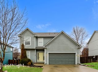 530 E Skylark St, Gardner, KS 66030