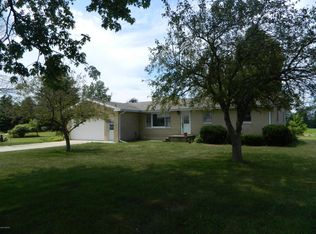 8270 Ruggles Rd, Baroda, MI 49101