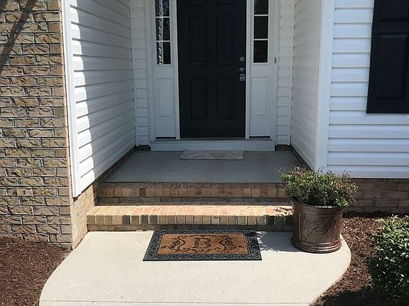 5th image of 309 Longmeadow Dr