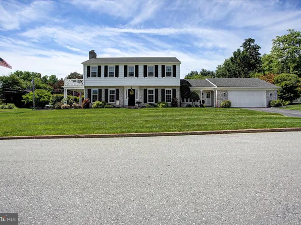 19525 Meadowbrook Rd, Hagerstown, MD 21742