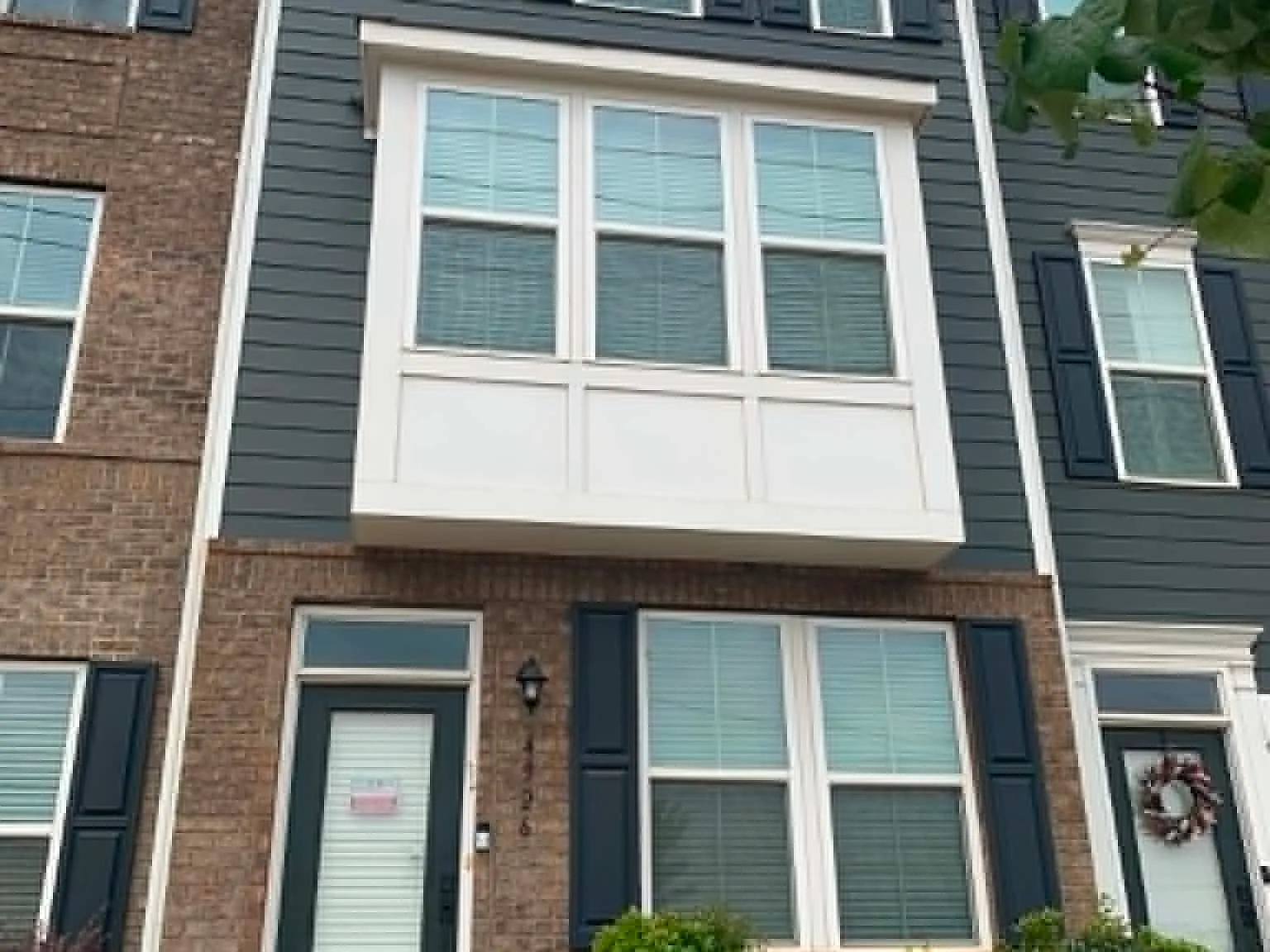 2 bed, 1370 sqft, $3,500 — Photo 2